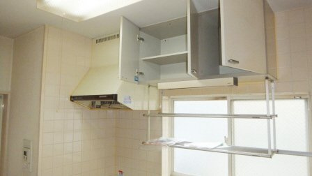 ファミーユ船橋のキッチン|キッチン上の収納です。