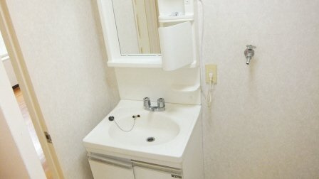 ファミーユ船橋の洗面所|独立洗面台付きです。