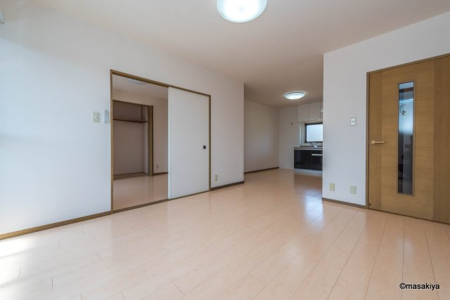 メゾンパーク東和田の居間・リビング