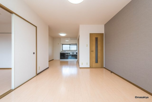 メゾンパーク東和田の居間・リビング