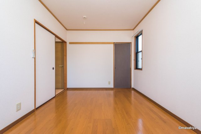 メゾンパーク東和田の居間・リビング