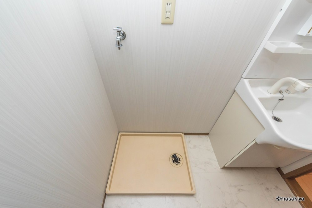 メゾンパーク東和田の洗面所|室内洗濯機置き場