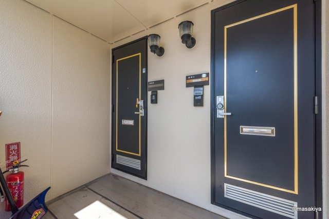 メゾンパーク東和田の玄関