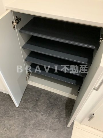 フォレ長堀通南　BRAVI不動産の玄関|【フォレ長堀通南】シューズボックス
