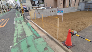 【前面道路含む現地写真】