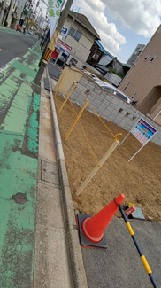 【前面道路含む現地写真】