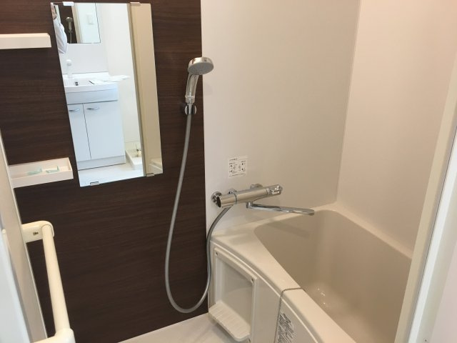 サンキャドマス近鉄長瀬駅前の浴室