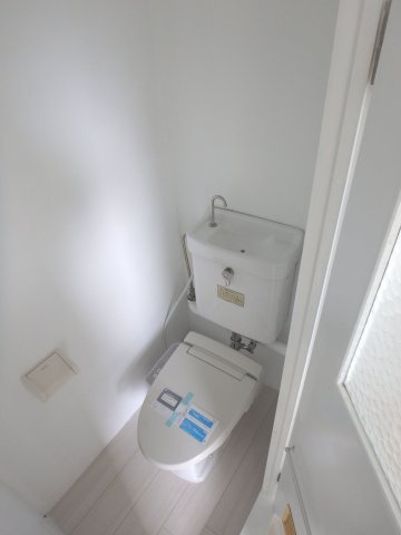 ビレッジハウス当成東2号棟のトイレ|イメージ写真（反転あり）