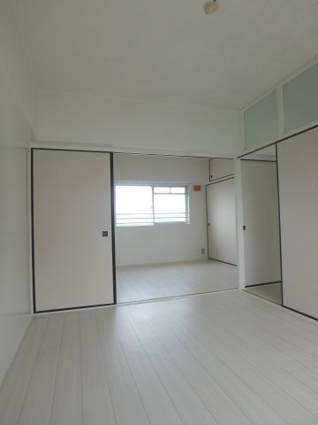 ビレッジハウス当成東2号棟の洋室|イメージ写真（反転あり）