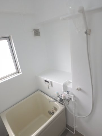 ビレッジハウス当成東2号棟の浴室|イメージ写真（反転あり）