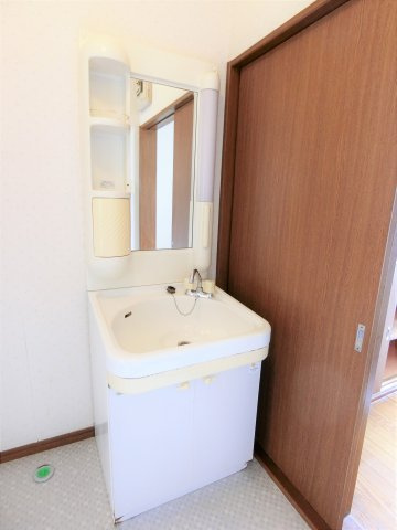 ファミリープラザFの独立洗面台