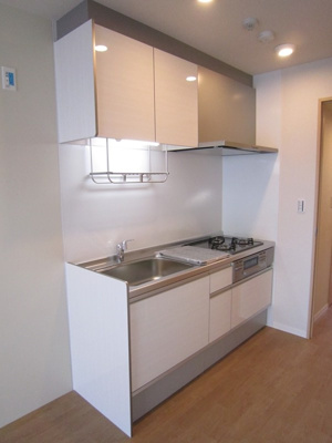 【キッチン】 | リヴェールシャトー綱島【SHM】 | 3口ガスコンロ/グリル付きシステムキッチンです☆