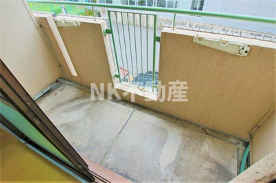 【バルコニー】 | ダイヤモンドメゾン高井田（高井田賃貸） | 開放的で明るい空間を演出してくれるバルコニーです