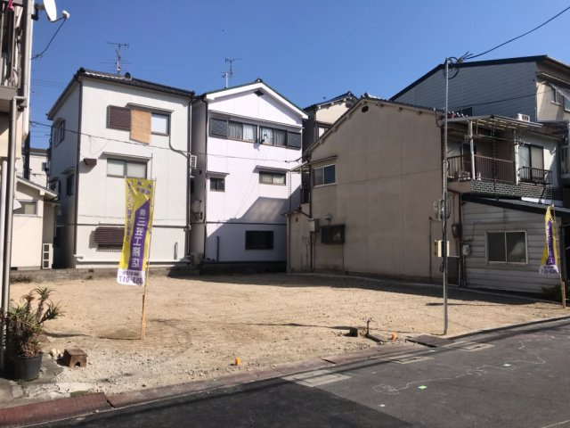 グラッド・タウン千石東町の前面道路含む現地写真|■前面道路は約5.6ｍあります

