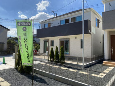 【前面道路含む現地写真】 | 現地見学会　浦和美園駅バス11分停歩2分の敷地51坪の駐車3台の広々土地の新築分譲住宅、最終１棟 | 前面道路含む現地写真です。現地見学会　浦和美園駅バス11分停歩2分の敷地51坪～61坪の駐車3台の広々土地の新築分譲住宅全4棟です。