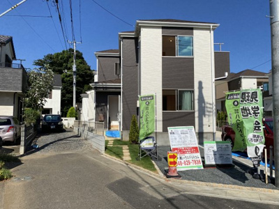 【前面道路含む現地写真】 | 現地見学会　浦和美園駅バス11分停歩2分の敷地51坪の駐車3台の広々土地の新築分譲住宅、最終１棟 | 前面道路含む現地写真です