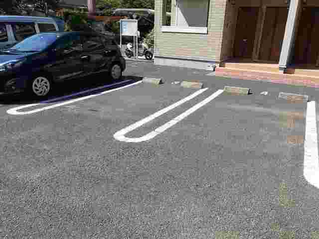 モンターニュの駐車場