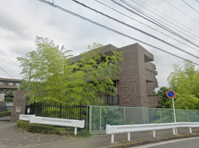 【外観】 | 藤和横浜下永谷ホームズG棟 | 緑豊かで永住に相応しい落ち着いた住環境です。通風・日当たりの良い角部屋物件。
5.1帖の納戸とWICで収納力がございます♪