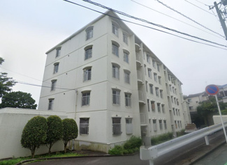 【外観】 | 4階部分・南東角部屋につき日当たり・眺望・風通し良好です。
独立性の高い洋室は子供部屋、書斎など多目的利用が可能です♪