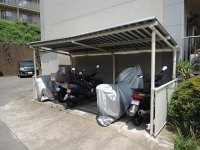 【その他共用部分】 | 上大岡コーポラスC棟 | バイク置場