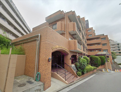 【外観】 | ライオンズマンション上永谷第二 | 5階南西向きにつき陽当たり・眺望良好。晴れた日は富士山が望めます。
女性に人気！収納力の高いウォークインクローゼット付。