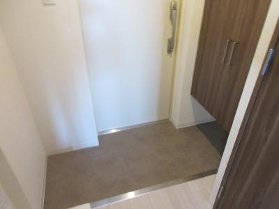 ファーストフィオーレ京都西京極（旧エグゼ京都西）の玄関