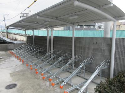 ファーストフィオーレ京都西京極（旧エグゼ京都西）の駐車場|駐輪場