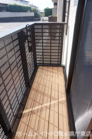 熊本市東区御領１丁目のアパートのバルコニー