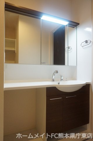 熊本市東区御領１丁目のアパートの独立洗面台