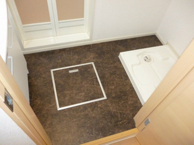 【洗面所】 | メゾンドシュシュリヴィエール | シックなクッションフロアを使用しています（^^）