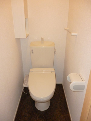 【トイレ】 | メゾンドシュシュリヴィエール | コンパクトで使いやすいトイレです