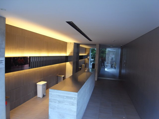 【エントランス】