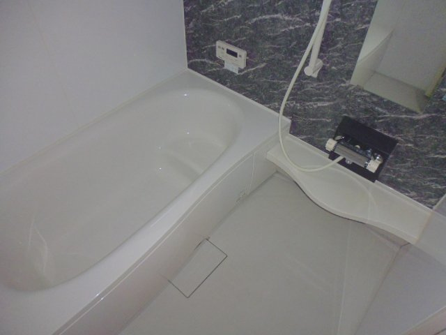 ディライトステージＢの浴室|追い焚きバス