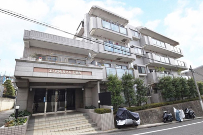 【外観】 | エンゼルハイム上池台 | 足音等階下の心配のない南西角部屋住戸につき子育て世代にも◎
高台のため外からの目線は気になりません。