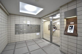 【その他共用部分】 | 防犯面でも安心のオートロック付です。