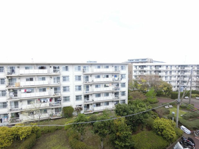 【展望】 | 富岡住宅11号棟 | 物件からの眺望です。
5階からの眺めは良好です。