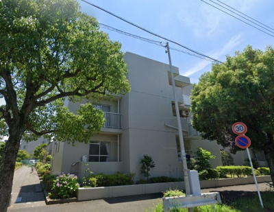 【外観】 | 金沢シーサイド並木1丁目第3住宅14-4 | 戸建感覚を味わえるメゾネット住戸。開放感のある専用庭付です。