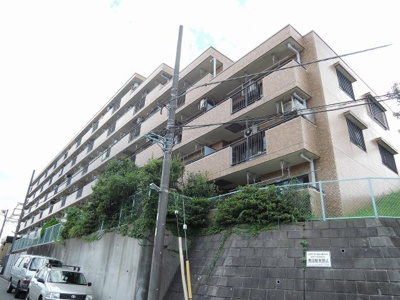 【外観】 | ライオンズヒルズ金沢八景 | 京急本線「金沢八景」駅徒歩5分！イオンまで徒歩9分と買物利便性良好です。
食洗機付設置。独立性の高い洋室は子供部屋、書斎など多目的利用が可能です♪