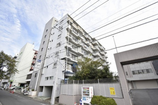 【外観】 | 7階最上階・南向きにつき陽当たり・眺望良好です。
さくらの名所「大岡川」沿いのため季節を感じられます♪