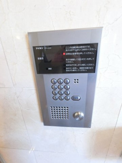 【その他共用部分】 | オートロック付きのマンションです。
防犯面も安心です。