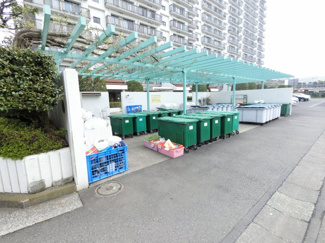 【その他共用部分】 | ゴミ置き場です。
敷地内にあるのでゴミ出しが楽ちんです。
