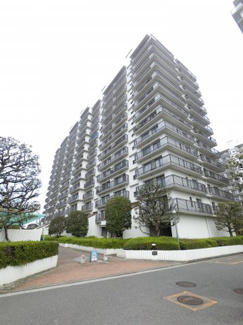 【外観】 | 京急本線「金沢八景」駅徒歩7分！イオンまで徒歩1分と買物利便性良好です。
14階建13階部分につき眺望良好、夏には八景島の花火が見えます♪