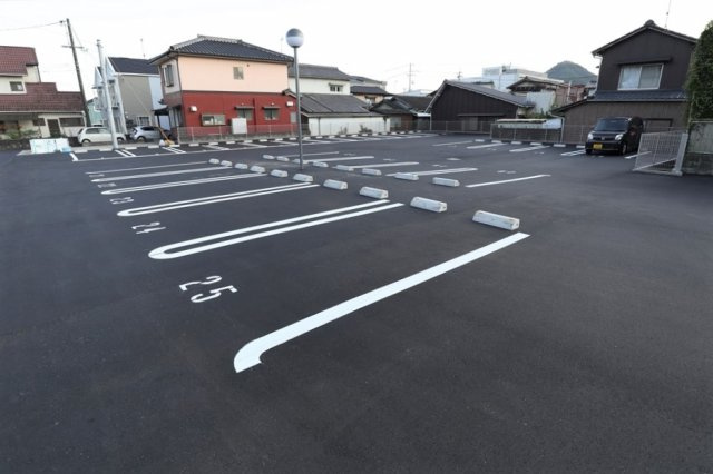 みつばちⅣの駐車場