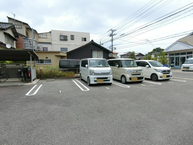 眠兎（ミント）の駐車場