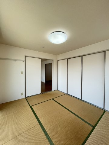 フォレスト　ハイツの和室