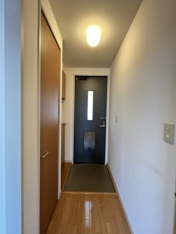 フォレスト　ハイツの玄関