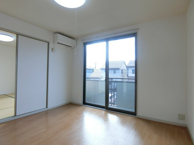 フォレスト　ハイツの居間・リビング