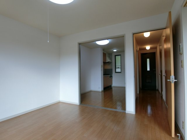 フォレスト　ハイツの居間・リビング