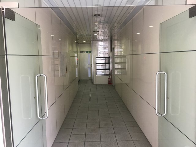 黒江屋鍛冶町ビルのエントランス