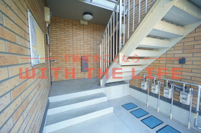 ファルコン久留米高校駅前【10，000円キャッシュバック対象物件】のロビー|ゆとりのあるロビーです